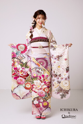 振袖専門店 オンディーヌの振袖 /ベージュ色/ピンク色/古典/桜柄/ OE