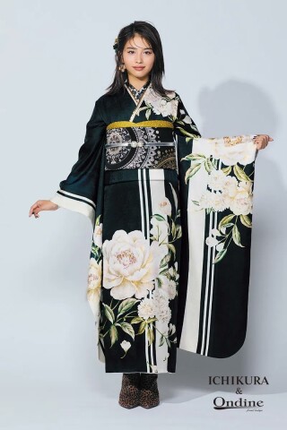 振袖 オンディーヌ 椿柄 黒 成人式 結婚式 One&Only》黒×金 個性派クール振袖 OE-1520 - 成人式の振袖レンタル