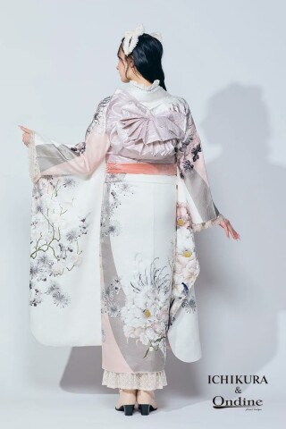 振袖専門店 オンディーヌの振袖 /白色/ピンク色/キュート/花柄/ OE