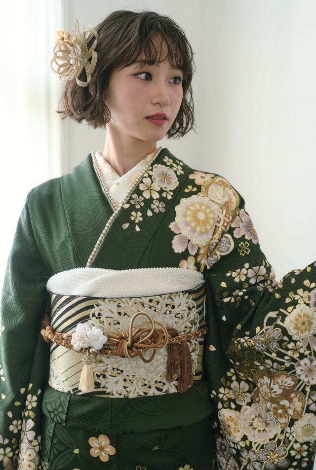 三松の振袖 /緑色/古典/扇面柄/ 菊梅箔紋 | My振袖