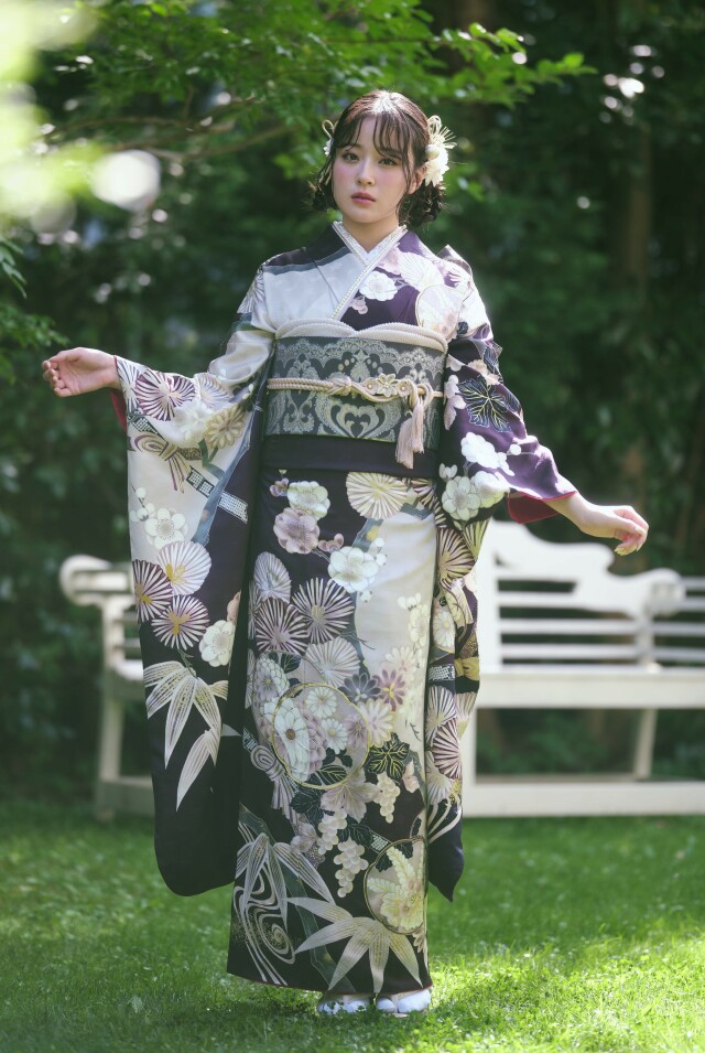 振袖　ピンク　紫　三松　成人式　　ゆったりサイズ　成人式　前撮り　振袖単品 三松の振袖 /紫色/グレー色/古典/菊柄/ 桃山菊 | My振袖