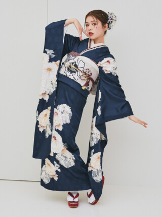 振袖のみ　本日～5/15まで出品　特別商品 20Lab.（ハタチラボ.）の振袖 /青色/白色/エレガント/花柄/ S20L-057