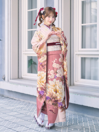 20Lab.（ハタチラボ.）の振袖 /ピンク色/ゴールド色/キュート/花柄