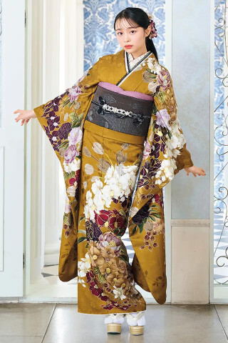 ジョイフル恵利の振袖 /黄色/茶色/エレガント/花柄/ E-4704【2026