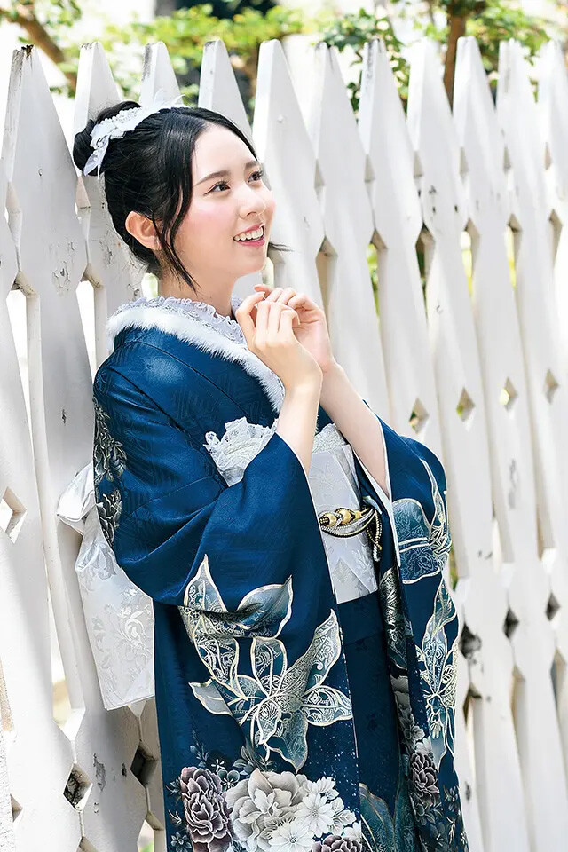 ジョイフル恵利の振袖 /青色/紺色/クール/百合柄/ DJ-206 | My振袖