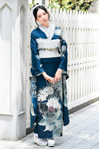 ジョイフル恵利の振袖 /青色/紺色/クール/百合柄/ DJ-206 | My振袖