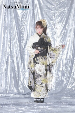 【NatsuMimi｜MINAMI着用】白×黒でつくる大人っぽモード。甘すぎない上品振袖_振袖_70501 | PLUM