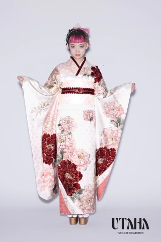 PLUMの振袖 /白色/紫色/エレガント/花柄/ 大人気！桜田ひより2025新作