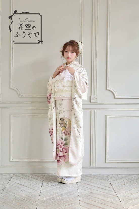 PLUMの振袖 /その他色/キュート/牡丹柄/ 【希空（のあ）着用】淡色
