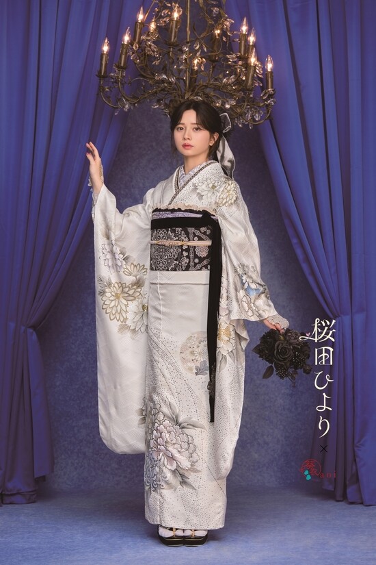 振袖 成人式 桜 蝶 アイボリー クリーム系 花柄 重ね衿付き ☆美品 PLUMの振袖 /白色/シルバー色/エレガント/花柄/ 桜田ひより振袖【2026