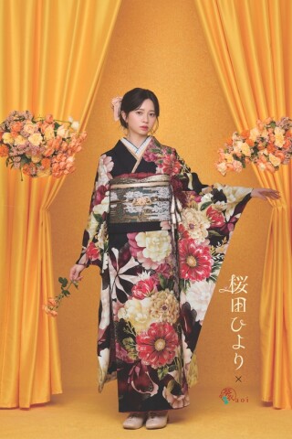 PLUMの振袖 /黒色/ピンク色/グラマラス/牡丹柄/ 2026新作桜田ひより