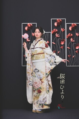 PLUMの振袖 /白色/古典/花柄/ 桜田ひより振袖【2026新作】 | My振袖