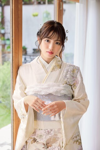 振袖/白/紫/エレガント/花/振袖の衣装画像3