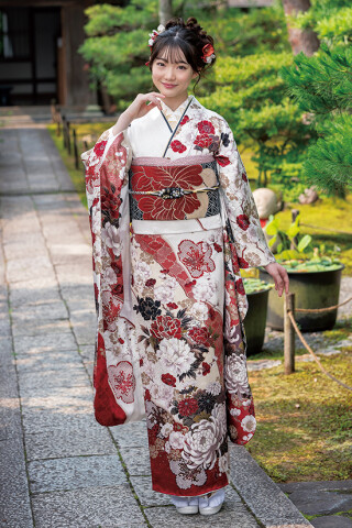 華やかな花柄の振袖 花いち都屋の振袖 /白色/赤色/エレガント/花柄/ SACRA-804 | My振袖