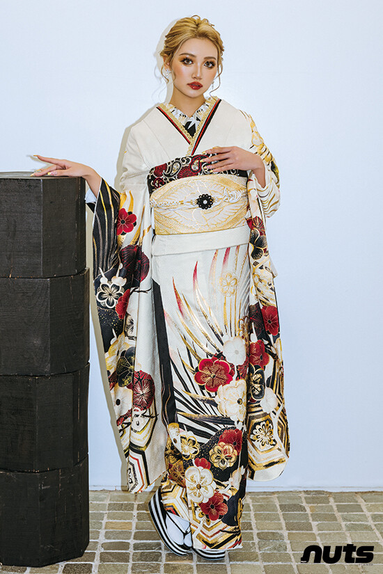 花いち都屋の振袖 /白色/エレガント/花柄/ nt-808 | My振袖