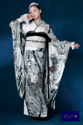 (う27) 銀河に舞う白鳩 ✦ 赤黒白グレーのモダンな幾何学模様振袖⑤点セット 地元で一番目立ちたい被りたくない方必見派手振袖👀💗2025年成人完売色