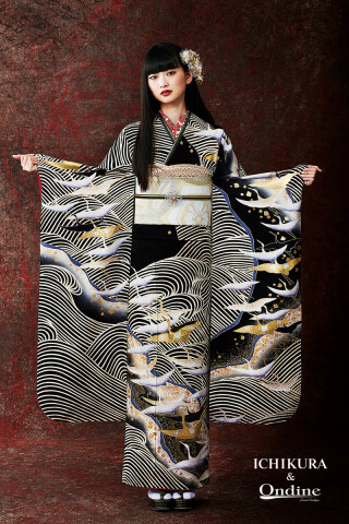 一蔵＆オンディーヌの振袖 /黒色/白色/古典/鶴柄/ E-915【取り寄せ
