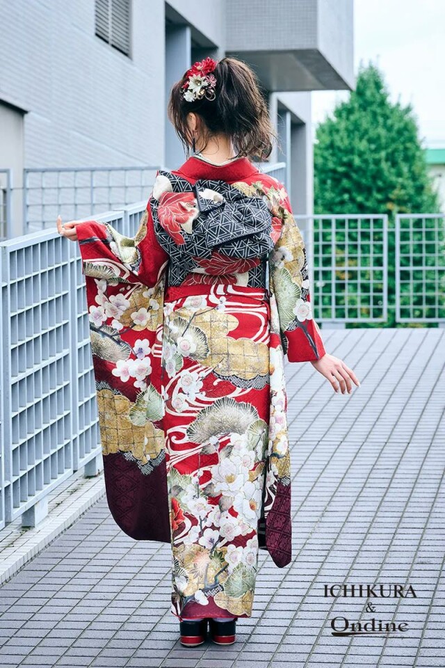 一蔵＆オンディーヌの振袖 /赤色/ゴールド色/エレガント/椿柄/ OE-1509