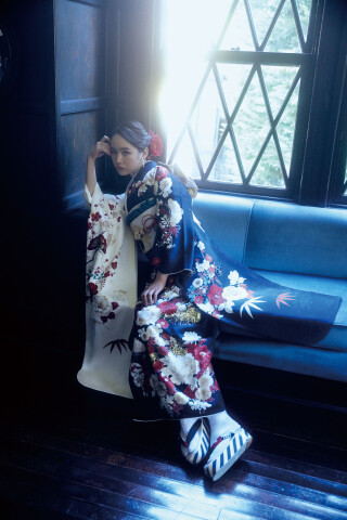 振袖 フルセット　白と黒の花柄　一蔵　オンディーヌ 2024年成人式振袖 一蔵 オンディーヌ フルセット52万円相当 撮影のみ