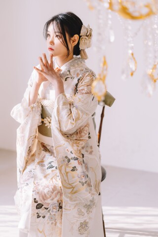 振袖専門店 一蔵の振袖 /白色/その他色/クール/バラ柄/ E-1039 | My振袖