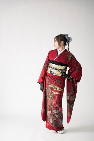 振袖フルセット　紅型　アースカラー　茶色　ブラウン　大人かわいい　成人k3 振袖の「茶色」完全ガイド！似合う人は？ブラウンは地味？オシャレに