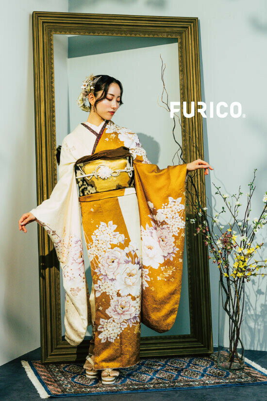 FURICOの振袖 /黄色/その他色/古典/牡丹柄/ からし色×クリーム 片身