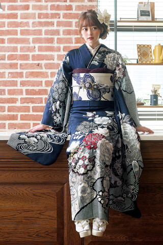 岩田呉服店の振袖 /紺色/古典/菊柄/ 振袖 | My振袖