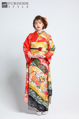 FURISODE STYLE まるやま・京彩グループの振袖 /赤色/黒色/古典/松竹梅