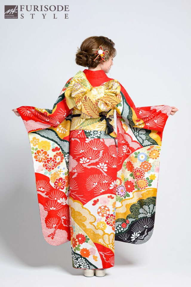 FURISODE STYLE まるやま・京彩グループの振袖 /赤色/黒色/古典/松竹梅