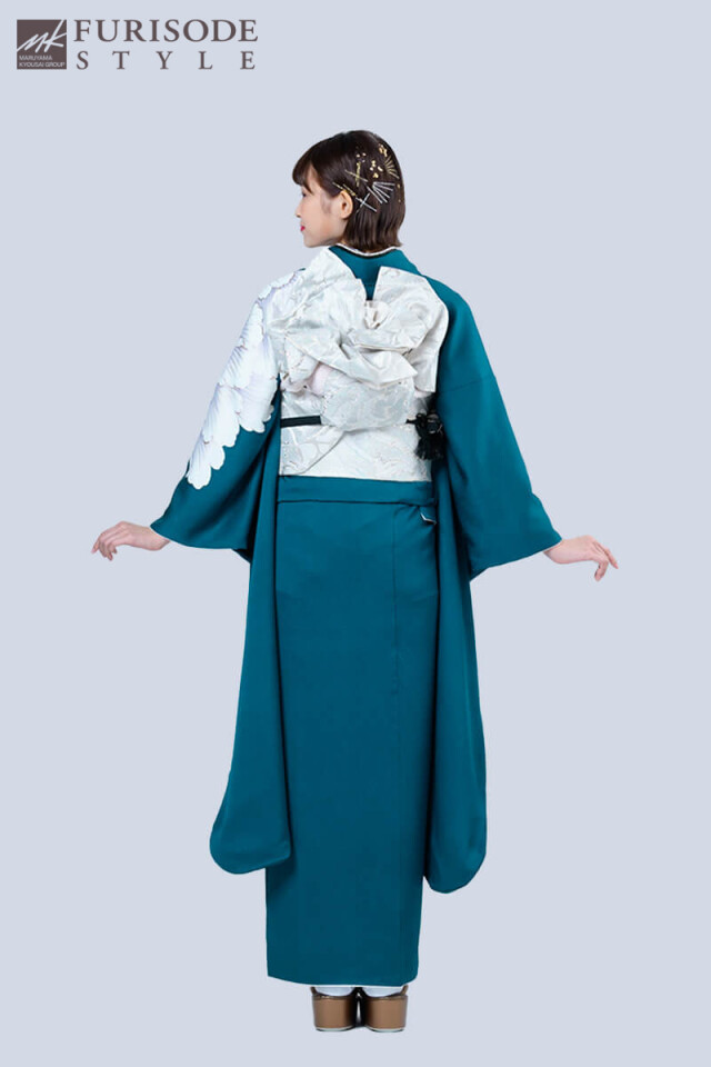 FURISODE STYLE まるやま・京彩グループの振袖 /青色/白色/クール/牡丹