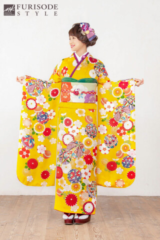 FURISODE STYLE まるやま・京彩グループの振袖 /黄色/レトロ/花柄