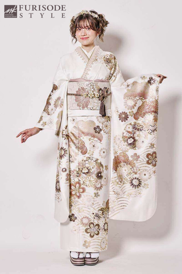FURISODE STYLE まるやま・京彩グループの振袖 /白色/ベージュ色