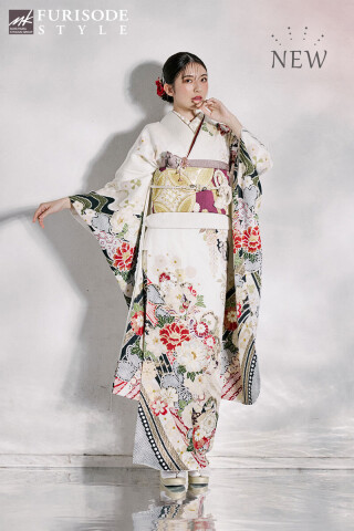 FURISODE STYLE まるやま・京彩グループの振袖 /白色/赤色/古典/花柄