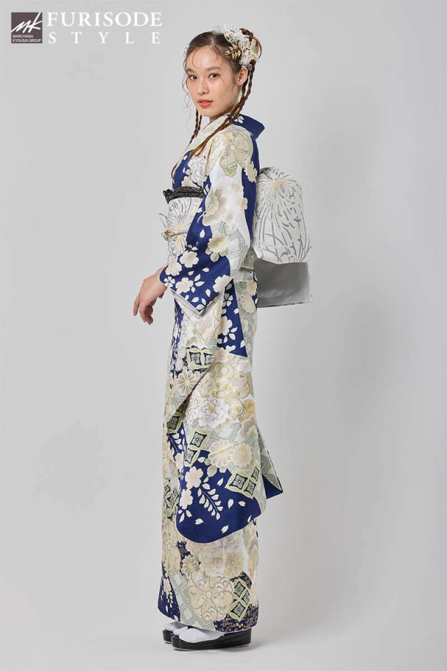 FURISODE STYLE まるやま・京彩グループの振袖 /紺色/ゴールド色