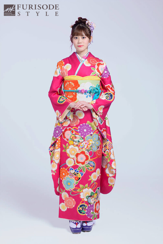 FURISODE STYLE まるやま・京彩グループの振袖 /ピンク色/赤色/レトロ