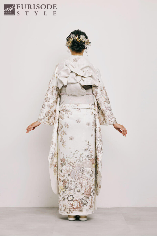 FURISODE STYLE まるやま・京彩グループの振袖 /白色/ピンク色