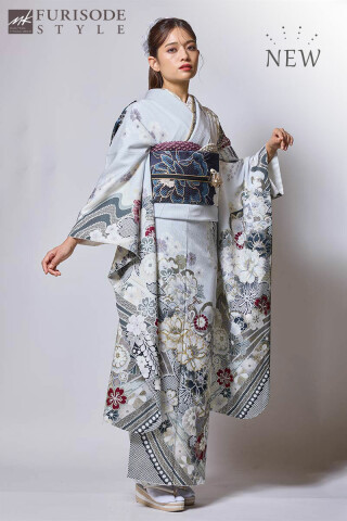 FURISODE STYLE まるやま・京彩グループの振袖 /水色/白色/クール/花柄