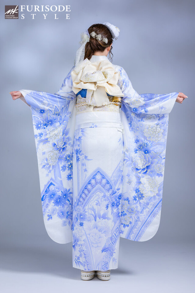 FURISODE STYLE まるやま・京彩グループの振袖 /白色/水色/エレガント