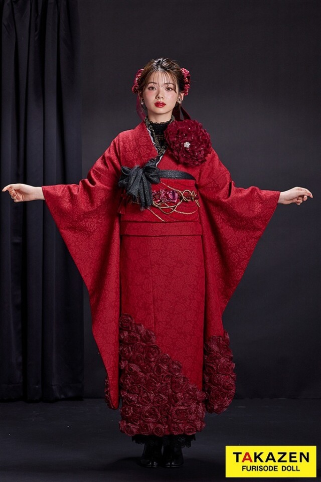 TAKAZENの振袖 /赤色/エレガント/バラ柄/ ヘップバーンローズ 赤 薔薇