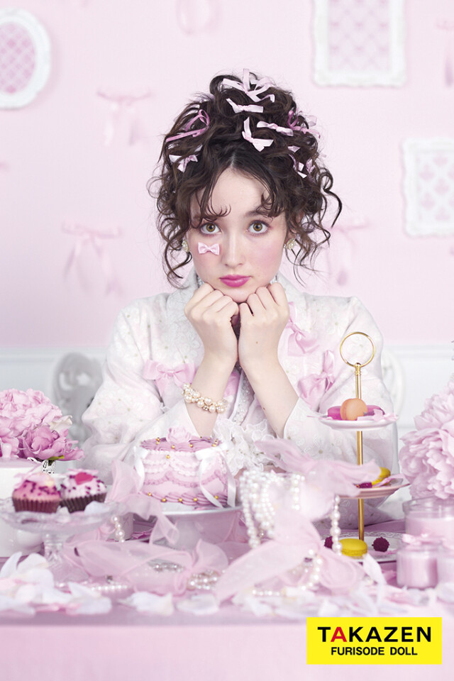 TAKAZENの振袖 /ピンク色/エレガント/花柄/ 最新作ヘップバーン