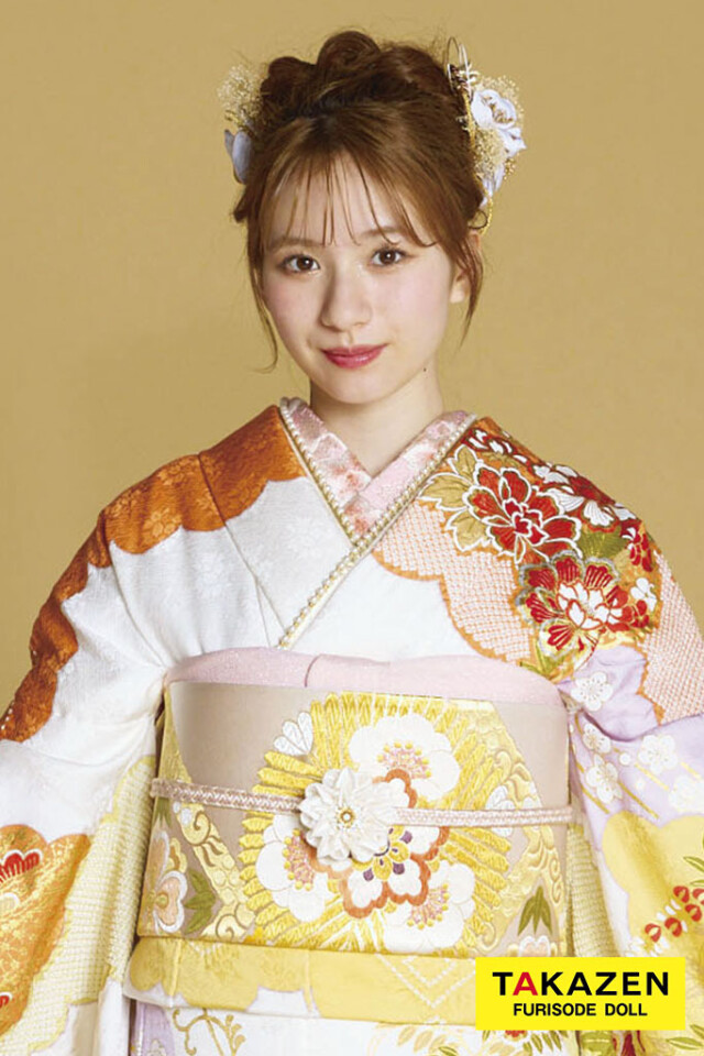 TAKAZENの振袖 /赤色/オレンジ色/古典/花柄/ 最新作高級古典 白地