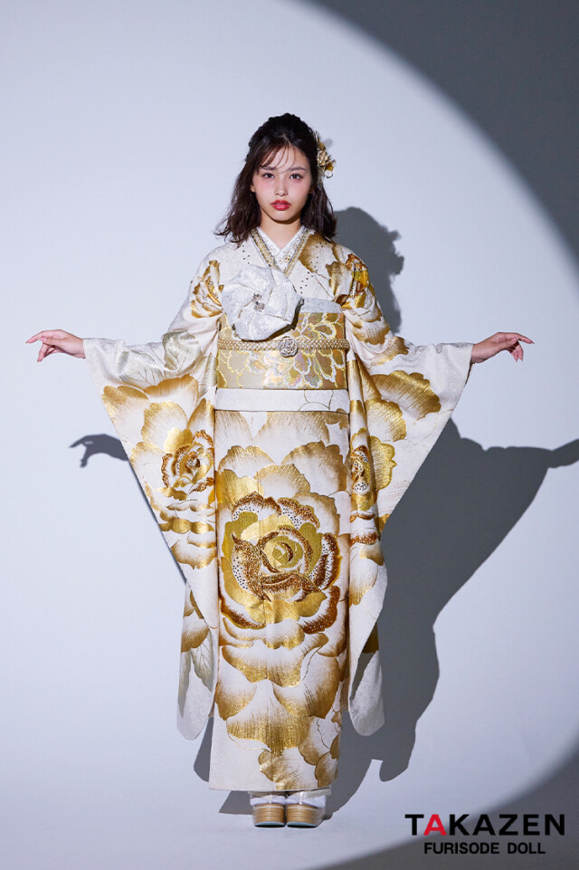 TAKAZENの振袖 /白色/ゴールド色/グラマラス/バラ柄/ モード系 白金