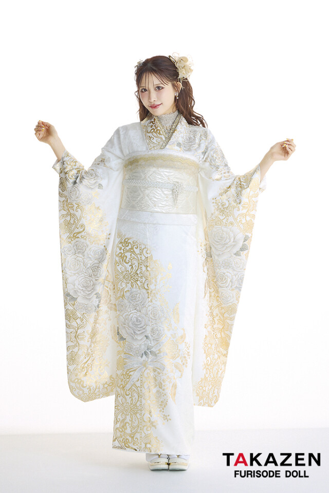 振袖 薔薇柄　クリームホワイト　後ろ背中編込み　ロングワンピース TAKAZENの振袖 /白色/ゴールド色/グラマラス/バラ柄/ 最新作
