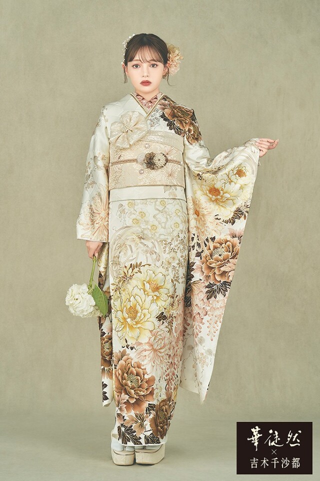 TAKAZENの振袖 /白色/茶色/古典/牡丹柄/ 華徒然×吉木千沙都 白