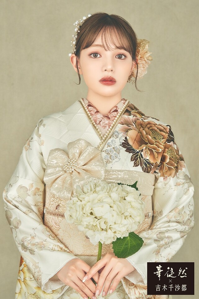 TAKAZENの振袖 /白色/茶色/古典/牡丹柄/ 華徒然×吉木千沙都 白