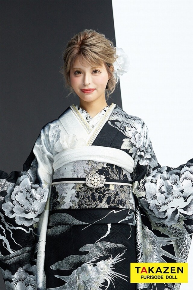 TAKAZENの振袖 /黒色/シルバー色/グラマラス/華籠柄/ ジャパンモード