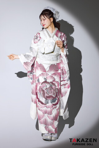 TAKAZENの振袖 /黒色/シルバー色/グラマラス/バラ柄/ モード系 黒