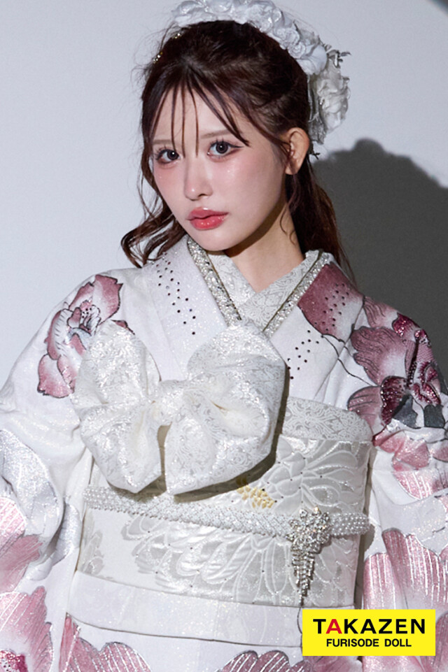 TAKAZENの振袖 /白色/ピンク色/グラマラス/バラ柄/ 最新作モード 白