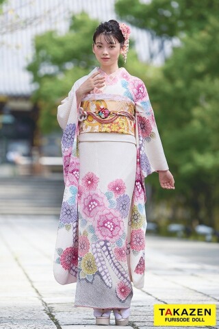 TAKAZENの振袖 /白色/古典/花柄/ 正統派古典 白/ピンク 御所車柄/牡丹