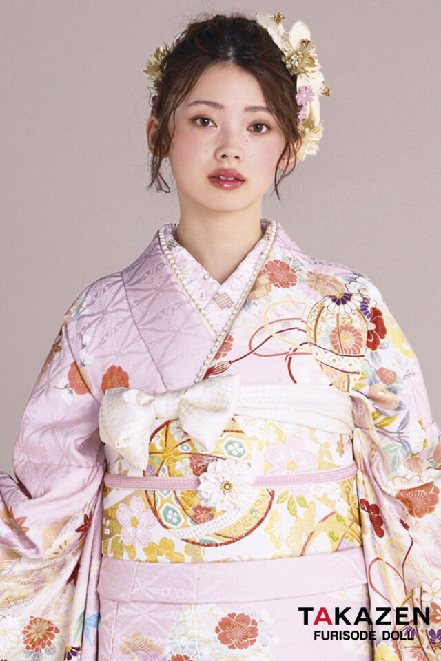 TAKAZENの振袖 /白色/赤色/古典/花柄/ 最新作正統派古典 ピンク 鞠柄